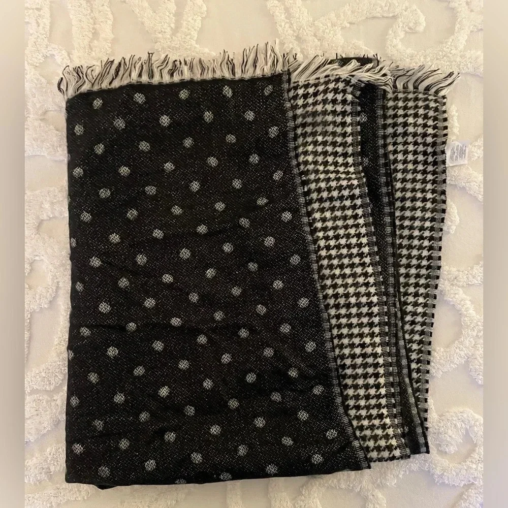 NWOT J.Crew Double Sided Houndstooth/Polka Dot Scarf